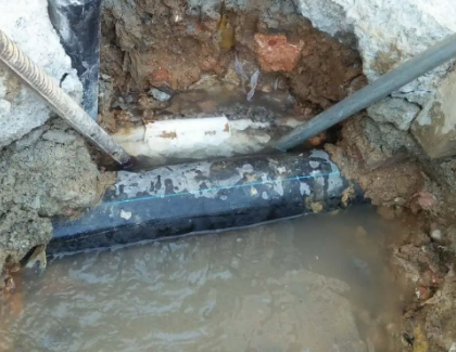 乌伊岭测漏水之水管漏水